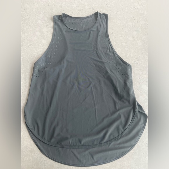 NWOT Lululemon High Neck Split Hem
Run Tank Size 8 Charcoal Grey - Picture 2 of 6